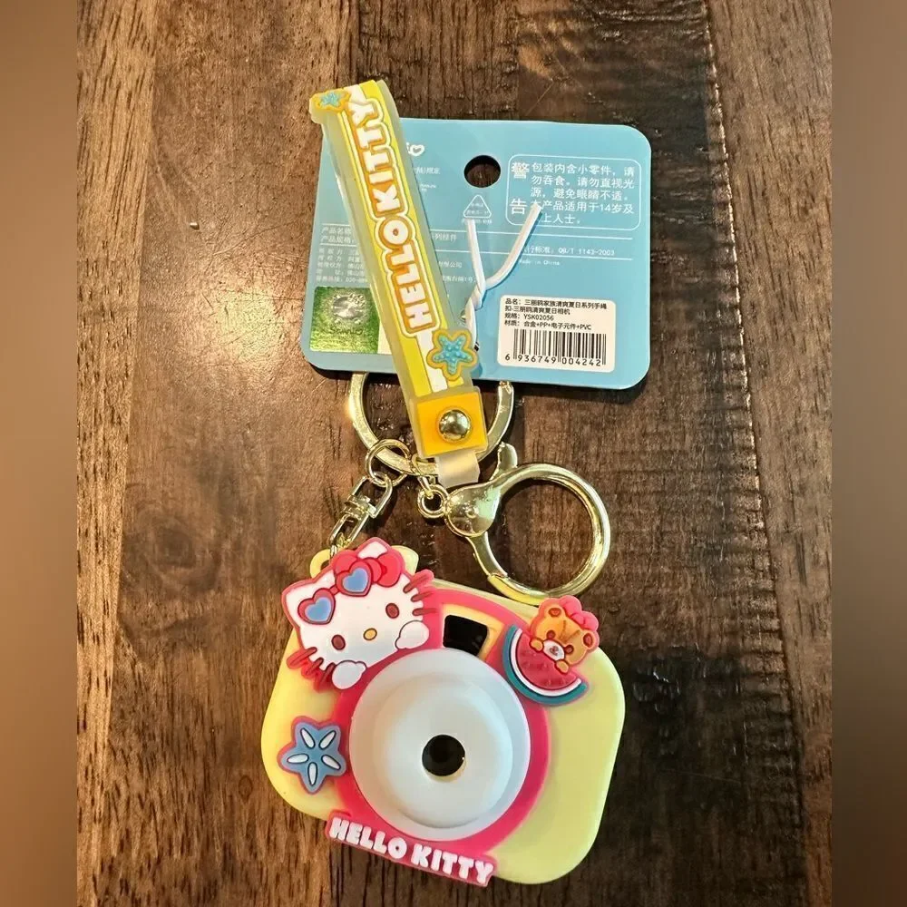 NWT Sanrio Kuromi Hello Kitty Projection Camera Keychain Bag Pendant Charms